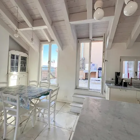 Sea House Apartment