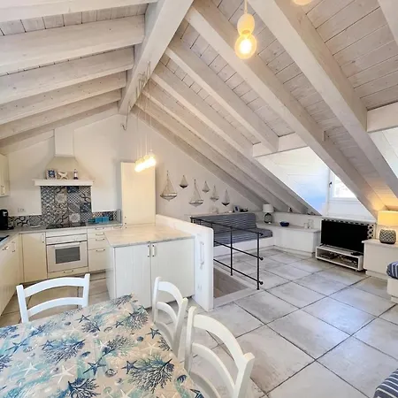 Sea House *